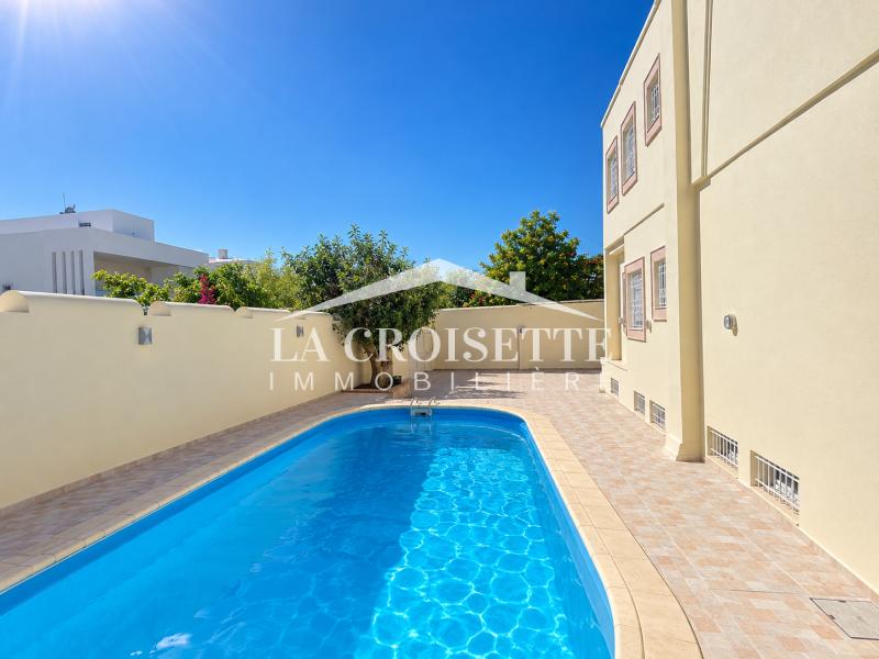 Villa S+4 avec piscine à Gammarth